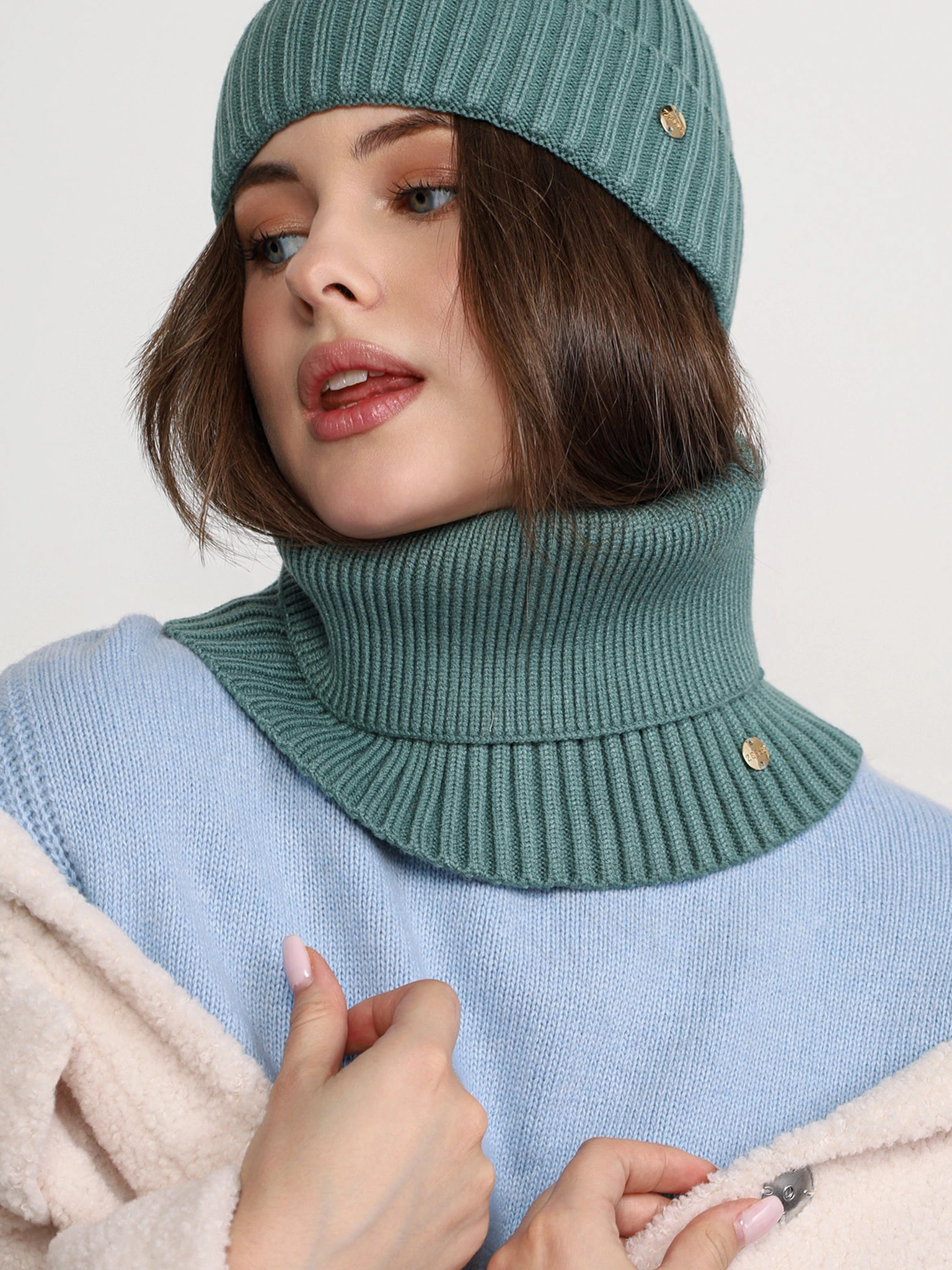 Шарф-снуд голубого цвета